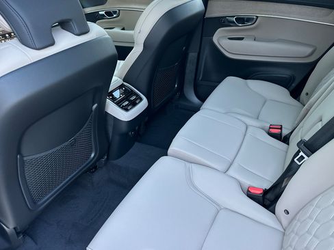 New 2026 Volvo XC90 B6 Plus w/ Protection Package Premier AWD/4WD image 9