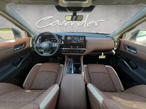 New 2026 Nissan Pathfinder Platinum FWD image 21