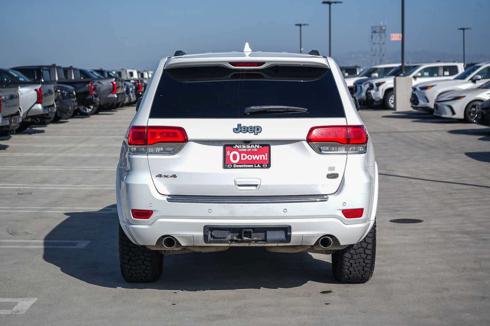 Used 2019 Jeep Grand Cherokee Overland AWD/4WD image 7