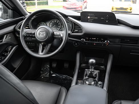 Certified 2025 MAZDA MAZDA3 2.5 S Hatchback w/ Premium Pkg FWD image 32