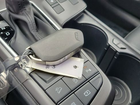 Used 2026 Kia Sportage EX image 28