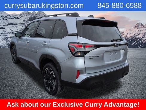 Used 2025 Subaru Forester Premium image 8