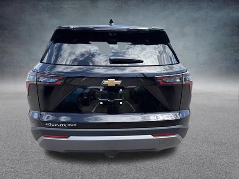 New 2026 Chevrolet Equinox LT w/ Convenience Package II AWD/4WD image 8