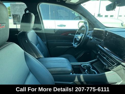 Used 2024 Chevrolet Traverse Z71 w/ Enhanced Driving Package AWD/4WD image 3