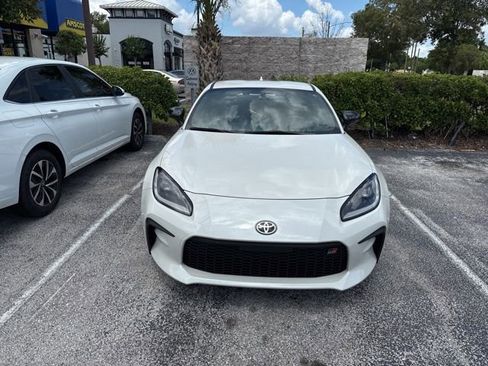 Used 2025 Toyota GR86 Premium RWD image 5
