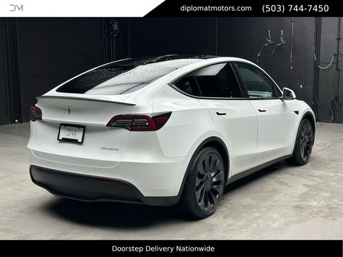 Used 2022 Tesla Model Y Performance image 6