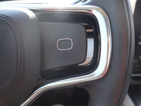 Used 2025 Lincoln Nautilus Reserve AWD/4WD image 17