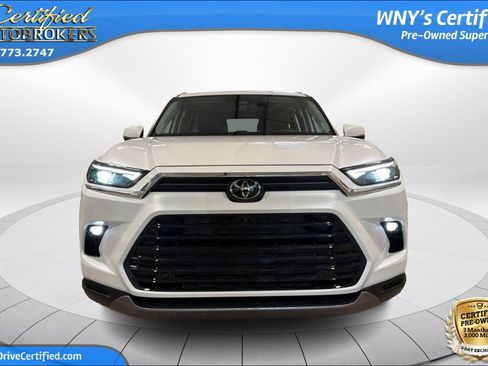 Used 2025 Toyota Grand Highlander AWD image 2