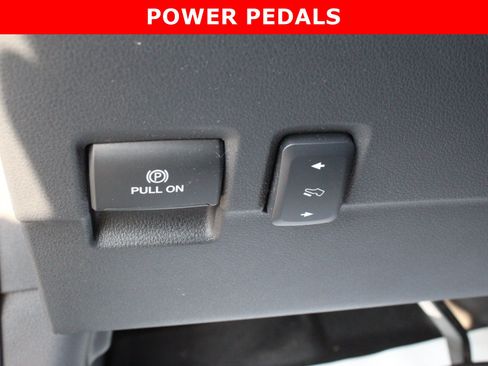 Used 2023 Ford F250 Lariat w/ Lariat Ultimate Package AWD/4WD image 29