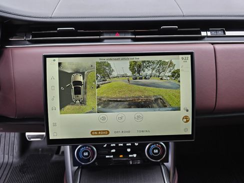 Used 2023 Land Rover Range Rover SE image 17