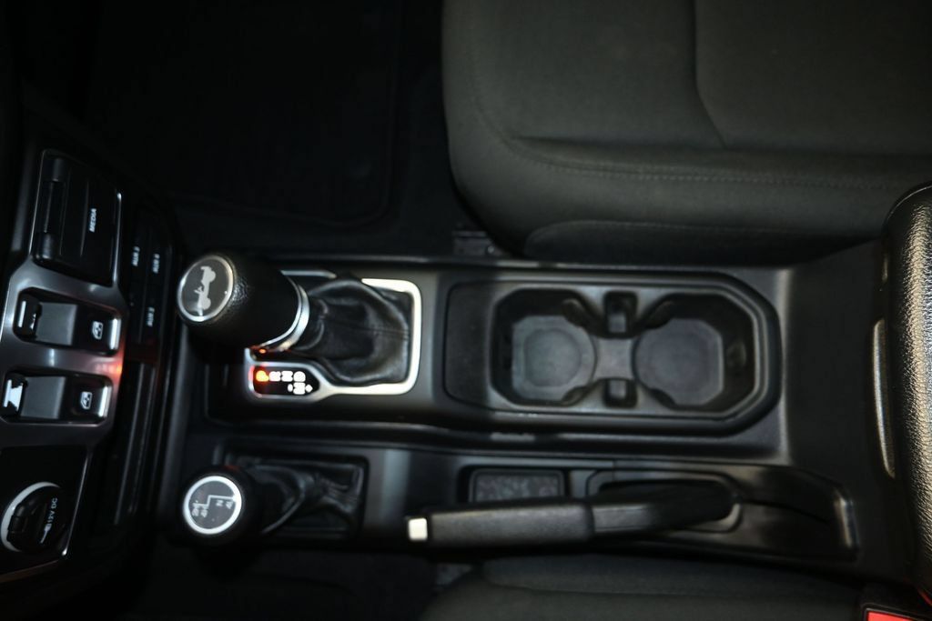 Used 2021 Jeep Wrangler Sport AWD/4WD image 18