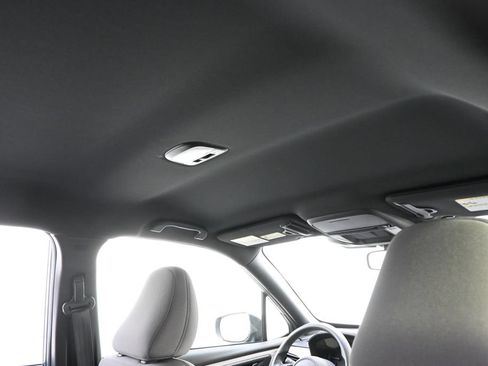 Used 2025 Subaru Forester AWD/4WD image 17