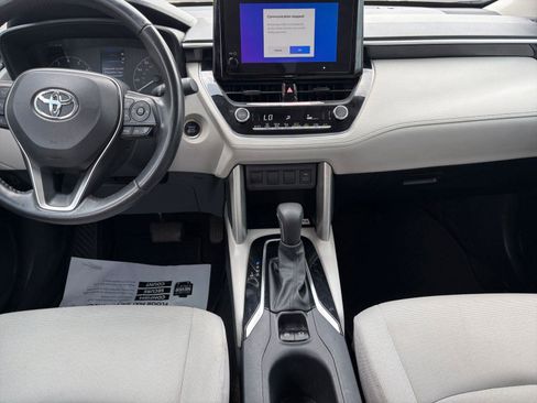 Used 2023 Toyota Corolla Cross LE FWD image 11