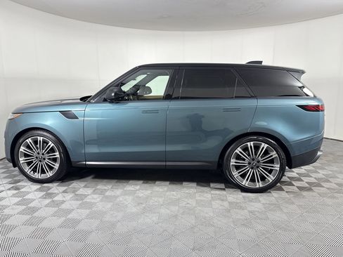 Used 2024 Land Rover Range Rover Sport SE AWD/4WD image 2