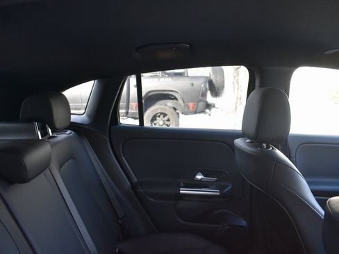 Used 2022 Mercedes-Benz GLA 250 4MATIC image 25