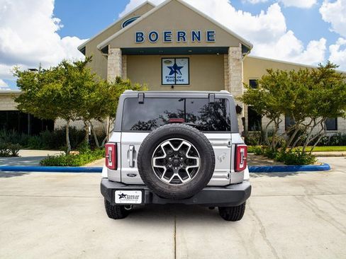 Used 2024 Ford Bronco Outer Banks image 4