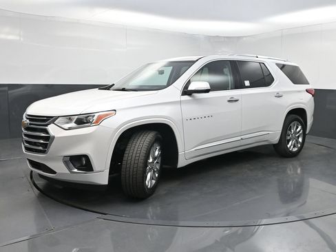 Used 2021 Chevrolet Traverse High Country FWD image 24