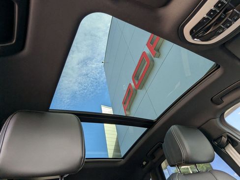 Certified 2026 Porsche Macan image 27