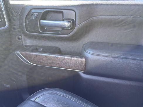 Used 2022 GMC Sierra 2500 Denali w/ Denali Black Diamond Edition image 24