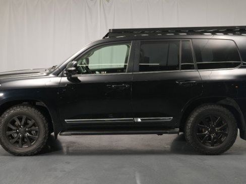 Used 2016 Toyota Land Cruiser AWD/4WD image 2