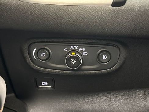 Used 2020 GMC Terrain SLT AWD/4WD image 17