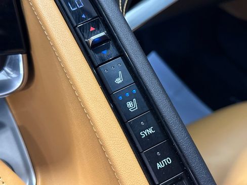 Used 2020 Chevrolet Corvette Stingray Preferred Cpe w/ 2LT Preferred Equipment Group RWD image 22