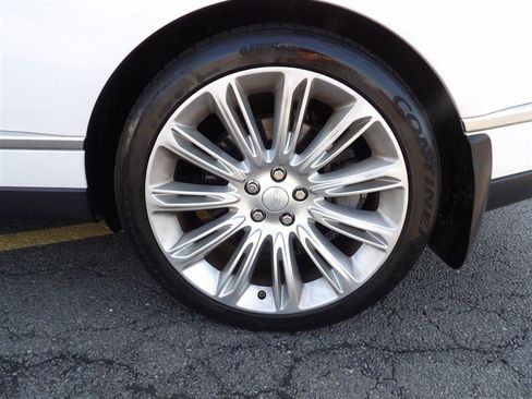 Used 2019 Land Rover Range Rover HSE image 29