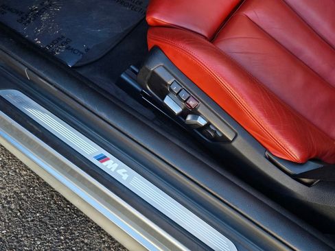 Used 2016 BMW M4 Convertible image 20