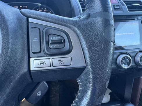 Used 2018 Subaru Forester 2.5i Touring AWD/4WD image 15