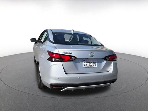 Used 2025 Nissan Versa SV image 11