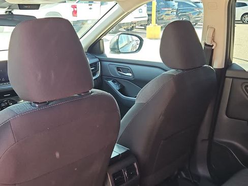 Used 2025 Nissan Rogue SV FWD image 16
