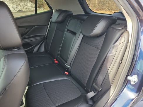 Certified 2022 Buick Encore Preferred w/ Safety Package image 16