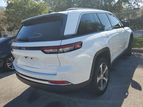 Used 2022 Jeep Grand Cherokee Limited 4xe image 6