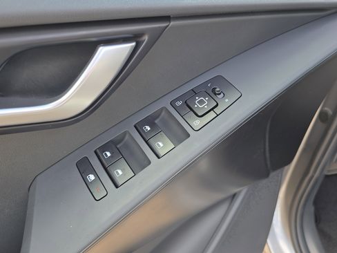 Certified 2025 Kia Niro LX FWD image 19