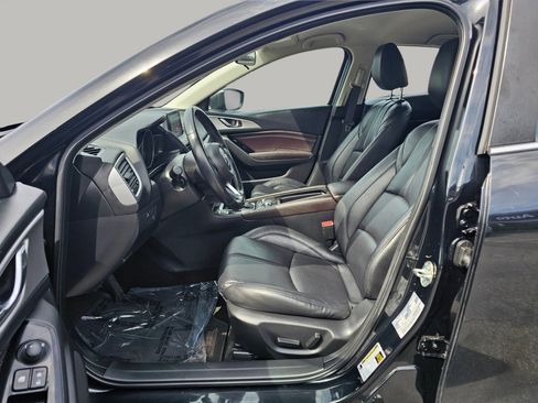 Used 2018 MAZDA MAZDA3 Touring FWD image 19