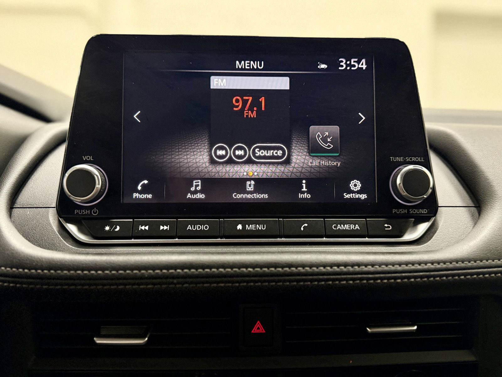 Used 2024 Nissan Rogue SV AWD/4WD image 23