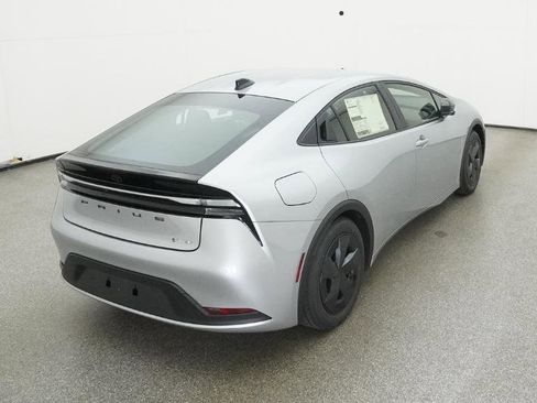 New 2026 Toyota Prius Plug-In Hybrid image 8