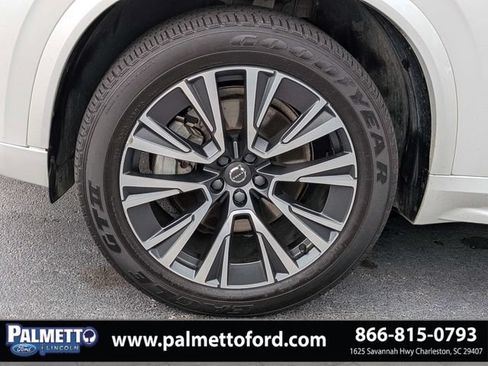 Used 2020 Volvo XC90 T5 Momentum FWD image 11
