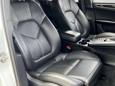 Used 2018 Porsche Macan GTS w/ Premium Package Plus AWD/4WD image 39