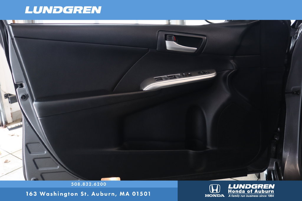 Used 2014 Toyota Camry SE FWD image 9
