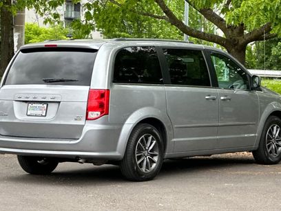 Used 2017 Dodge Grand Caravan SXT
