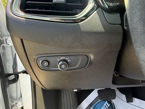 Used 2024 Chevrolet Equinox RS FWD image 35