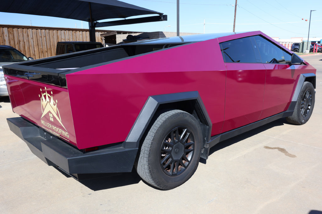 Used 2024 Tesla Cybertruck AWD Crew Cab image 5