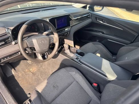 Used 2025 Toyota Camry LE FWD image 10