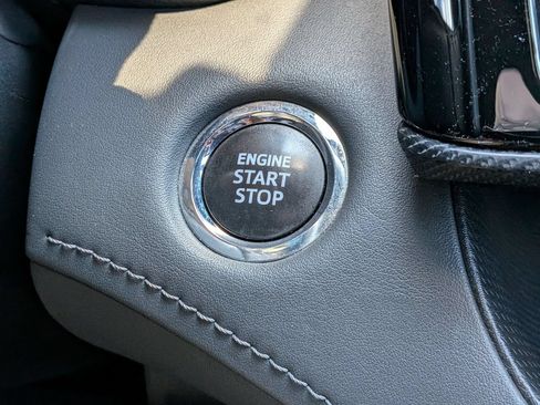 Used 2023 Toyota Highlander XSE FWD image 17
