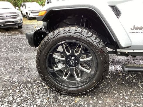 Used 2024 Jeep Wrangler Unlimited Rubicon 392 AWD/4WD image 9