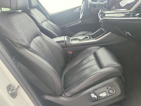 Used 2025 BMW X5 xDrive50e AWD/4WD image 26
