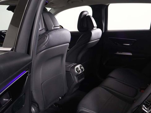 Used 2025 Mercedes-Benz GLC 350e 4MATIC image 31