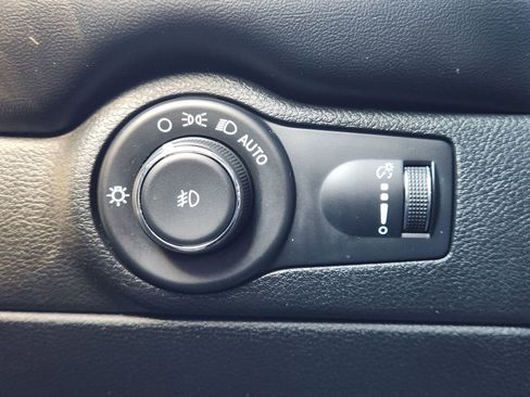 Used 2022 Dodge Durango GT image 22