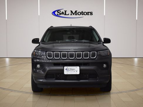 Used 2022 Jeep Compass Latitude AWD/4WD image 2